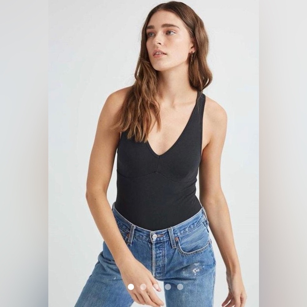 Richer Poorer Green V-Neck Tank Bodysuit - like new- worn only once- size S